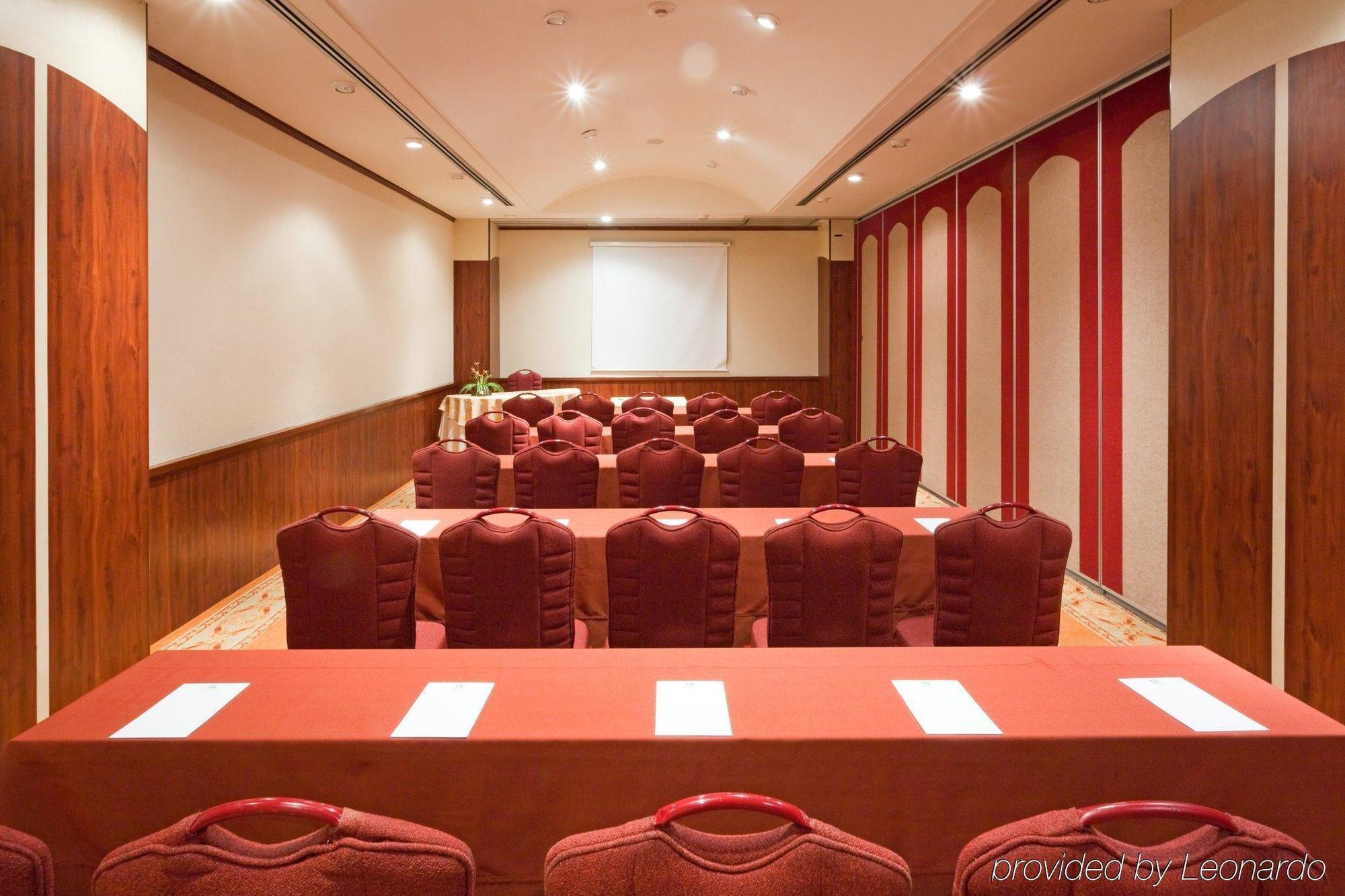 - Trade Center By Ihg Hotel