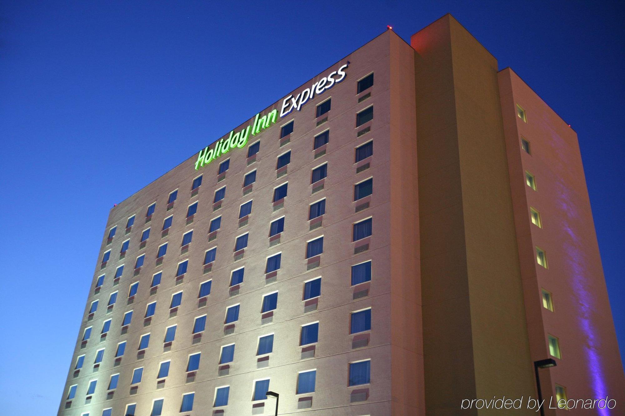 Express Zona Aeropuerto By Ihg Hotel 4*