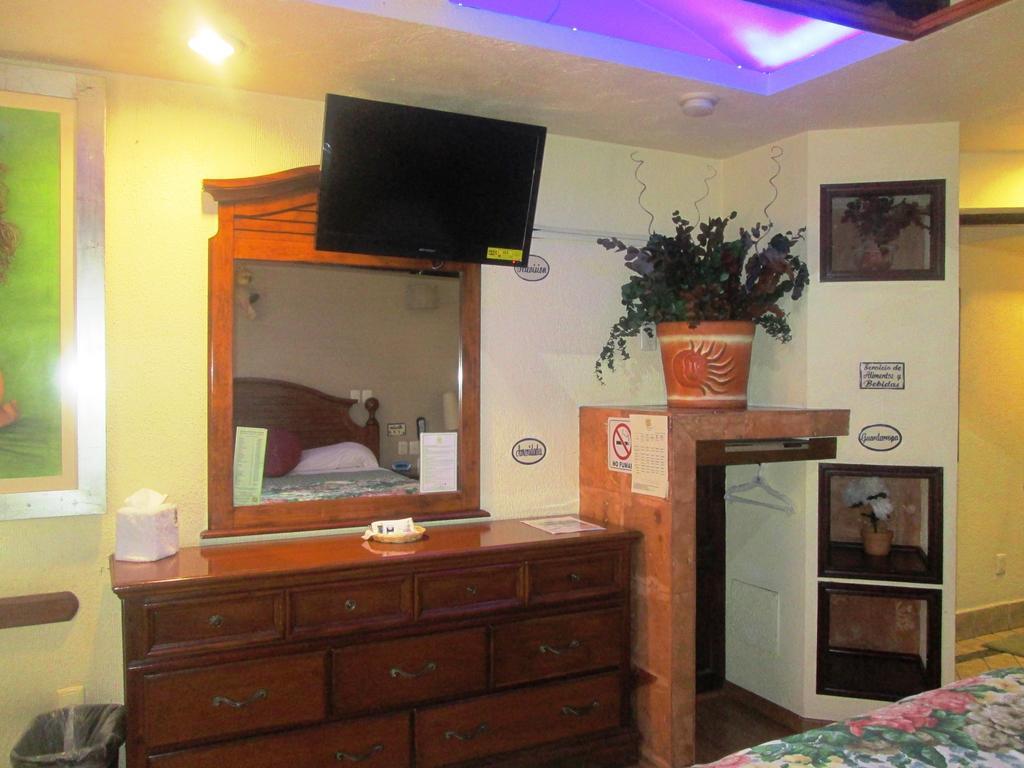 Hotel Real Azteca Mexico City