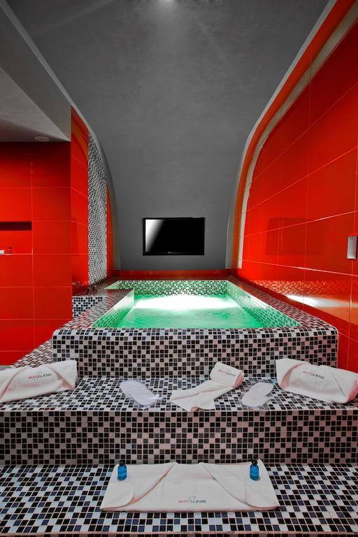 Love hotel Eurosuites Oceania - Adults Only