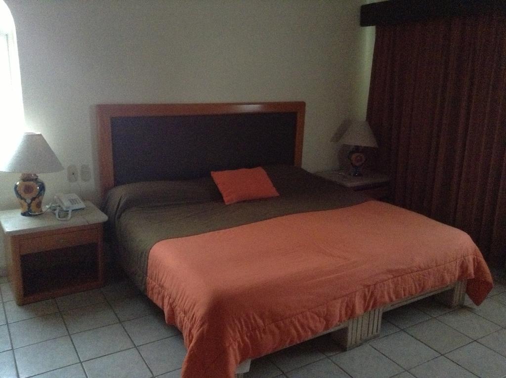 Aparthotel Bahia Del Sol