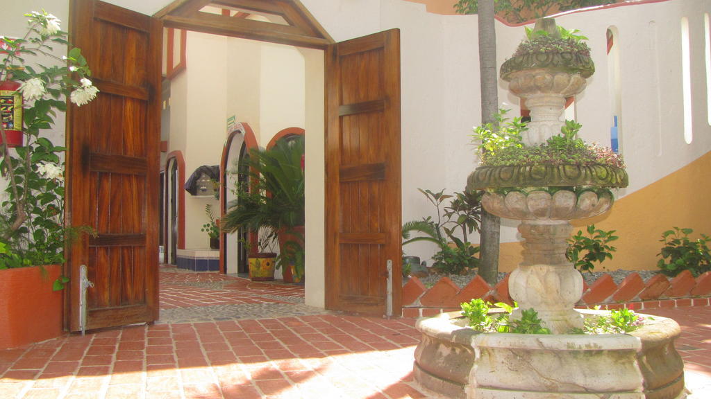 Hotel La Paloma Oceanfront Retreat 3*