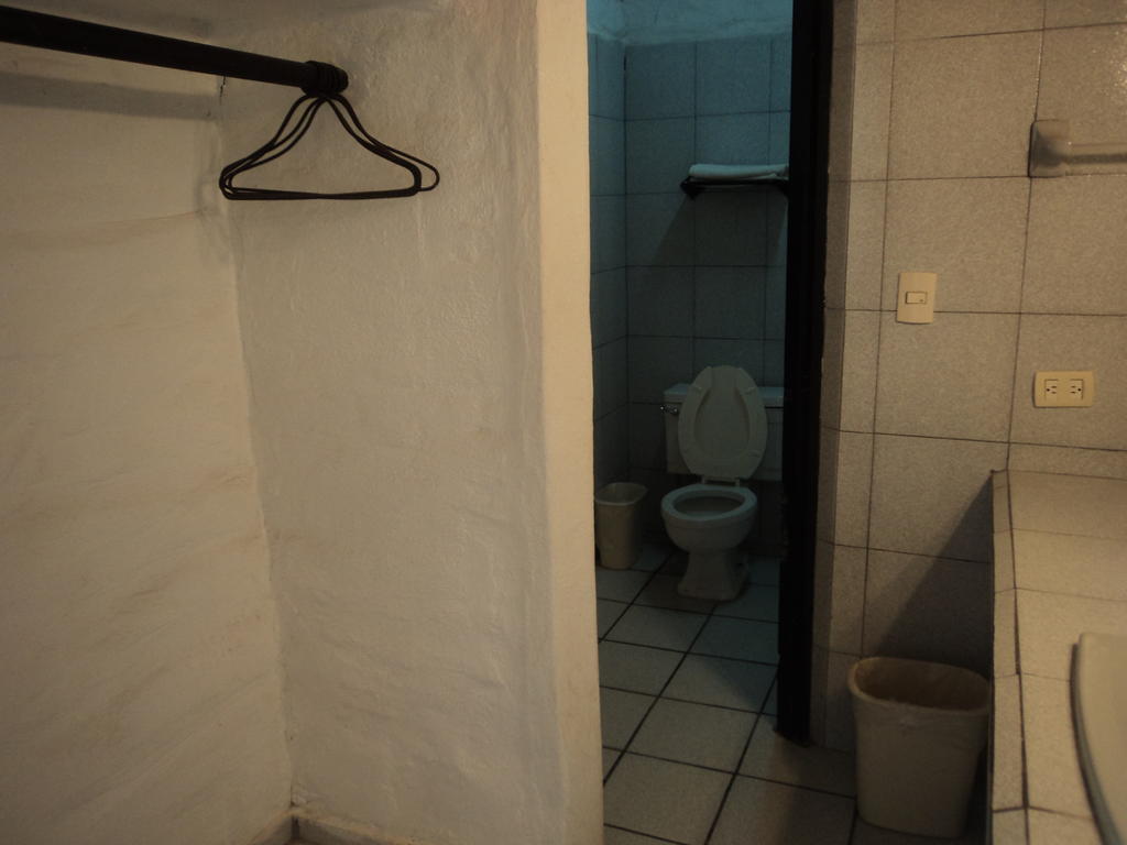 Hotel El Rancho 3*