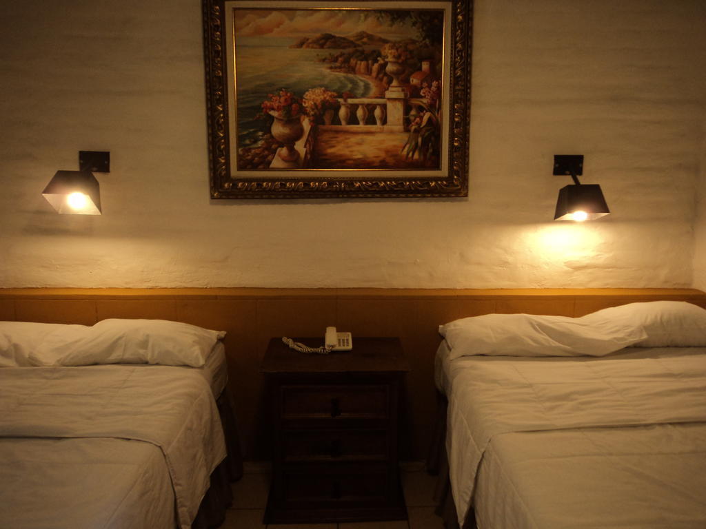 Hotel El Rancho 3*