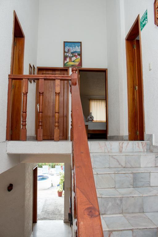 Mercedes Zihuatanejo