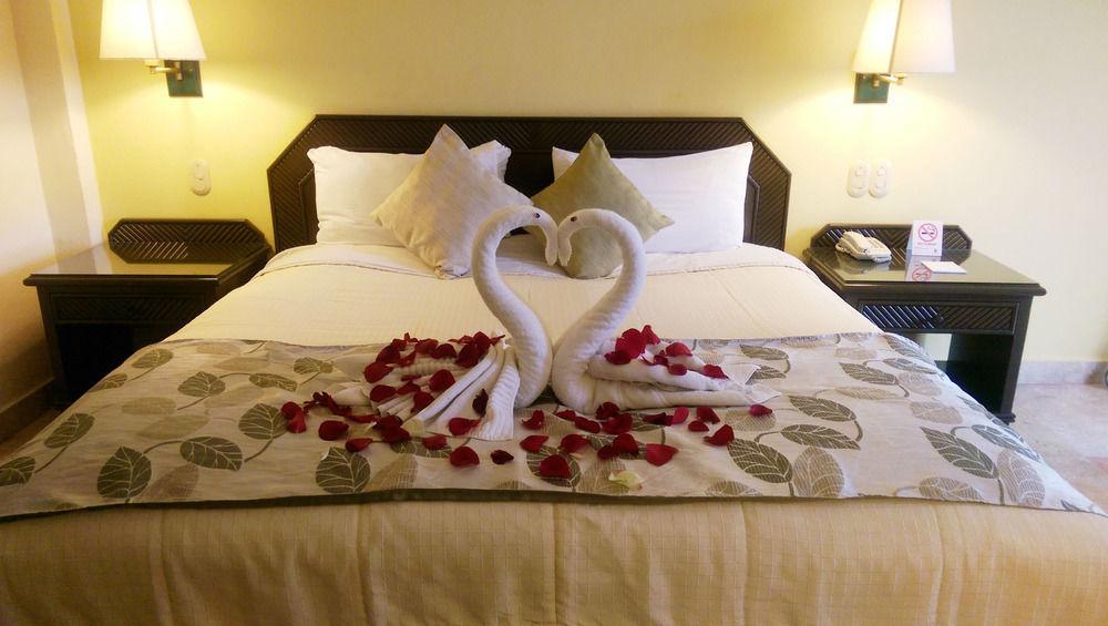 Hotel Itzaes By 5th Av 3*