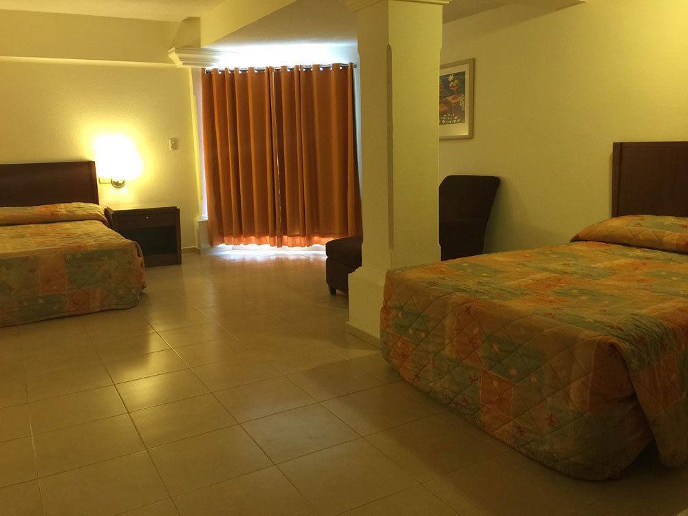 Hotel Plaza Del Sol