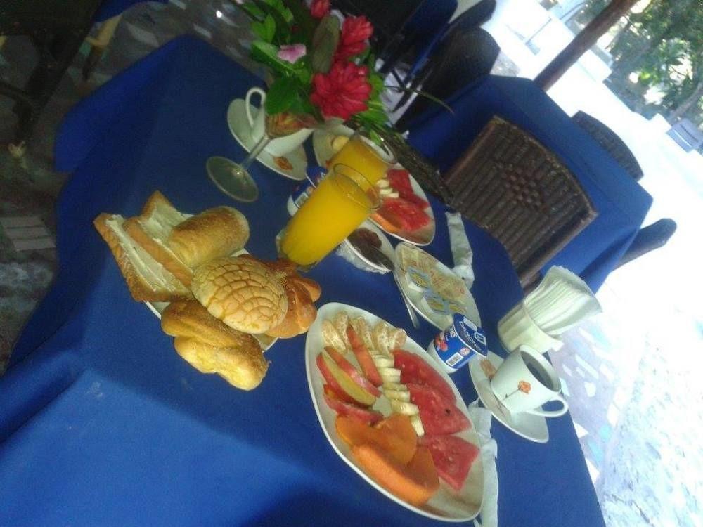 Hotel River 2*