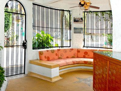 Mercedes Hotel Zihuatanejo