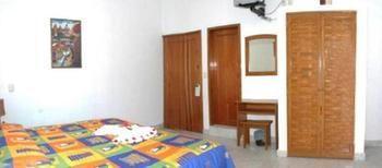 Mercedes 3* Zihuatanejo