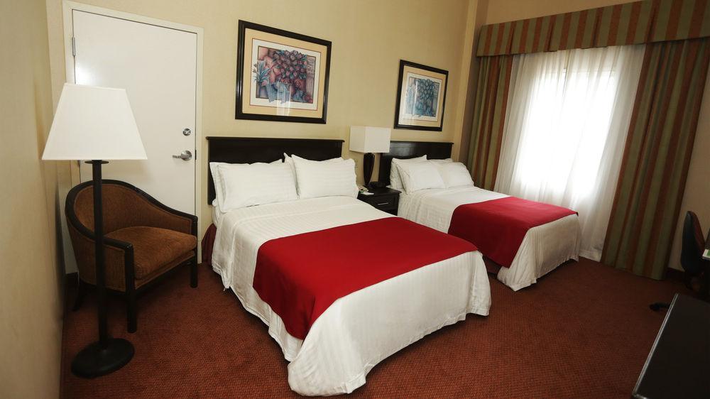 Holiday Inn Matamoros 3*