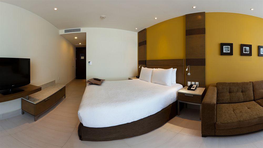 Hampton By Hilton 3*