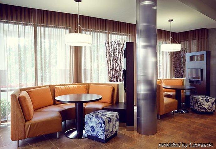 Courtyard By Marriott Hotel