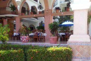 Canadian Huatulco Hotel