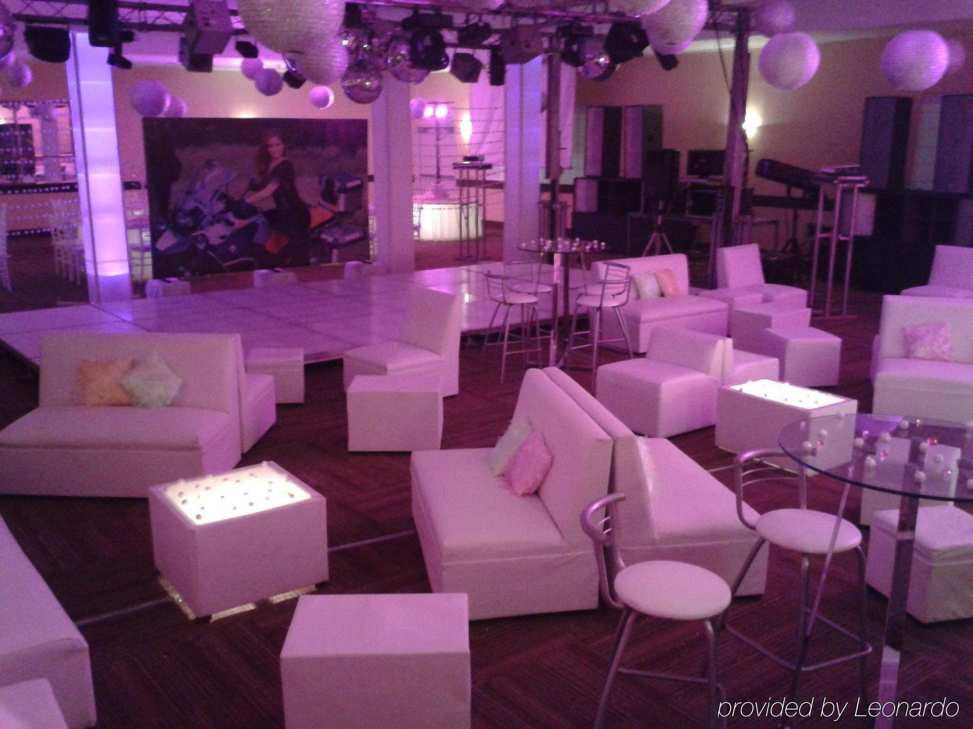 Express By Ihg Hotel 4*