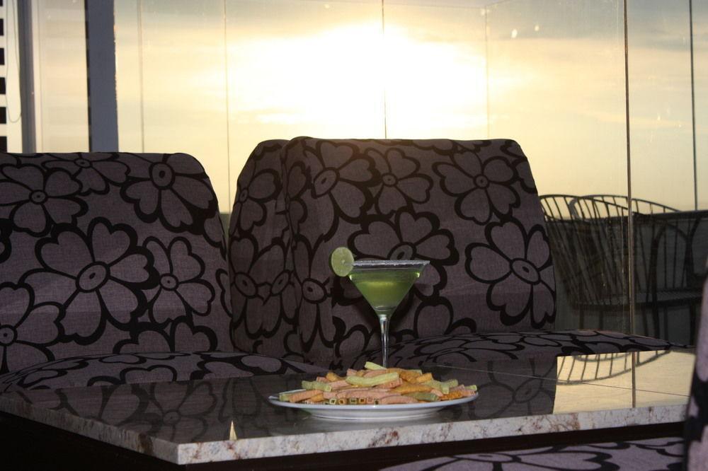 Western Crown Victoria 4* Queretaro