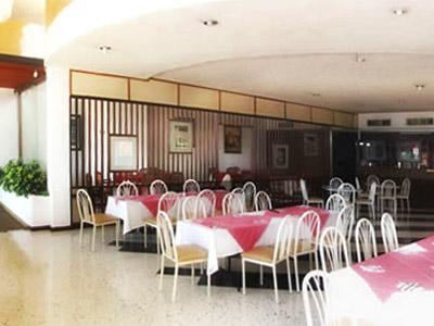 La Fuente, Hotel