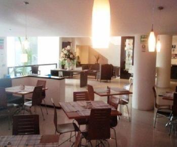 Clara Luna Hotel 4*