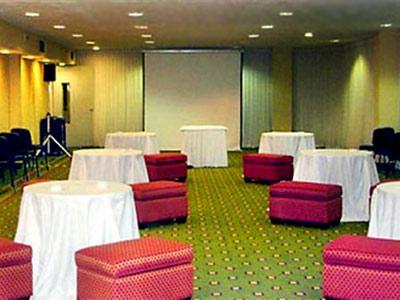 Courtyard Airport Hotel