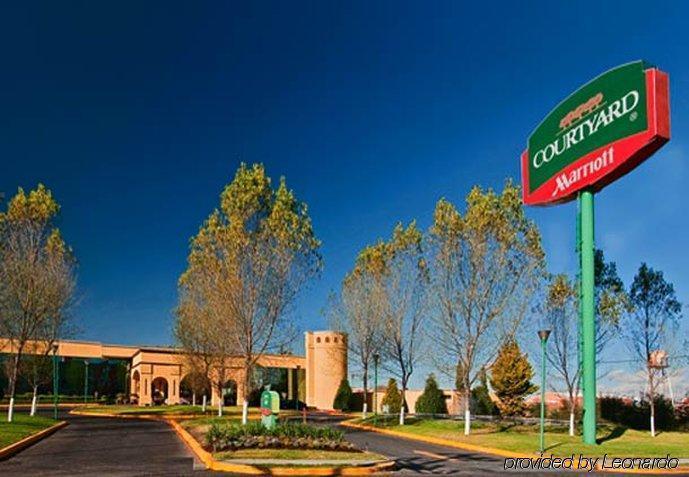 Courtyard Airport Hotel 4*