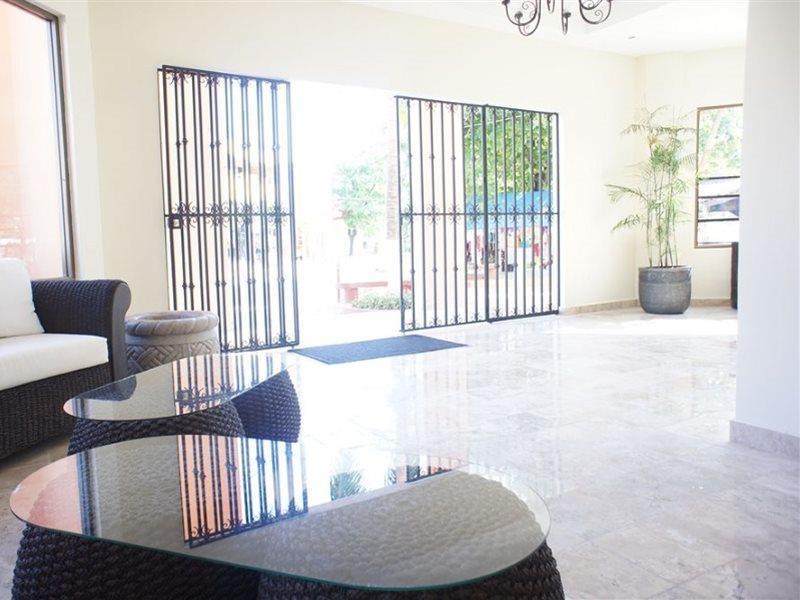Itzaes By 5th Av Hotel 3*