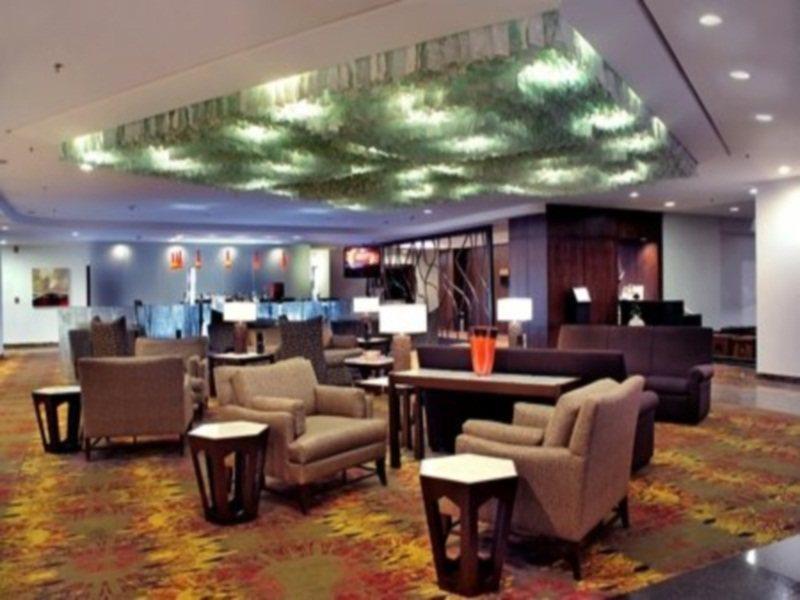 Courtyard By Marriott Revolucion Hotel