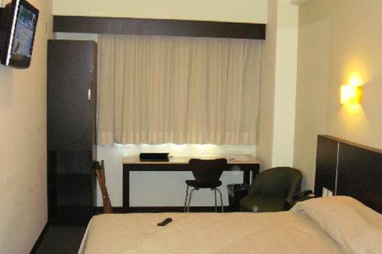 Western Crown Victoria 4* Queretaro