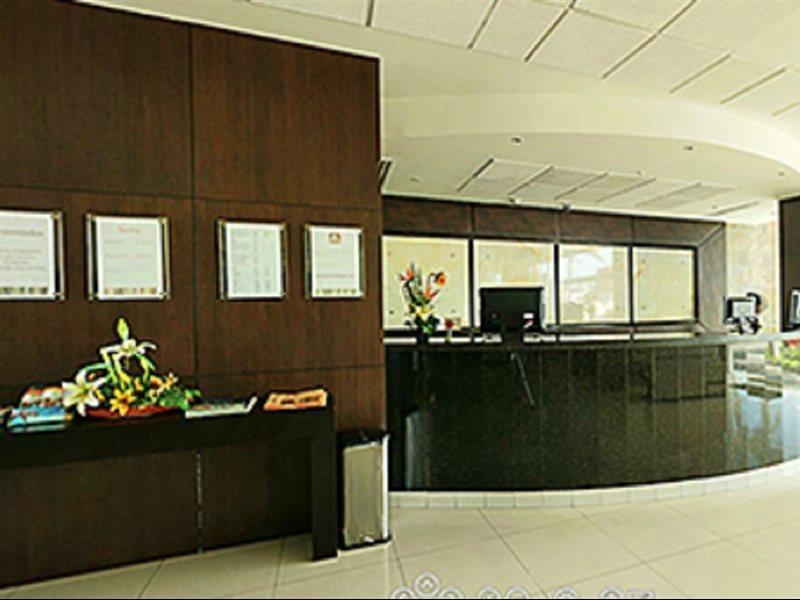 Western Crown Victoria Hotel 4*