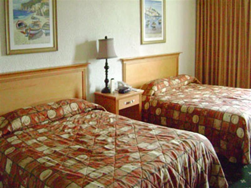 & Hostel Ensenada