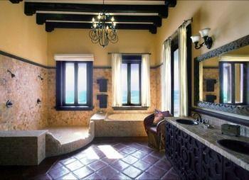 Hotel Hacienda Cerritos 3*