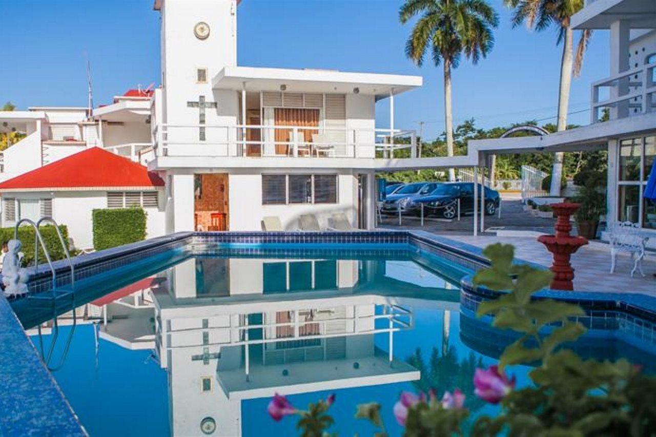 Hotel Laguna 3*