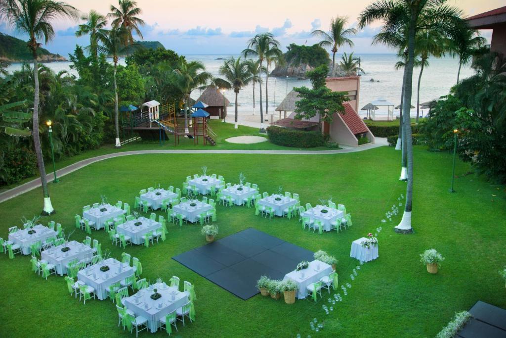 Barcelo Huatulco Resort
