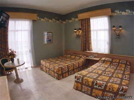 Hotel Ruiz Milan 3*
