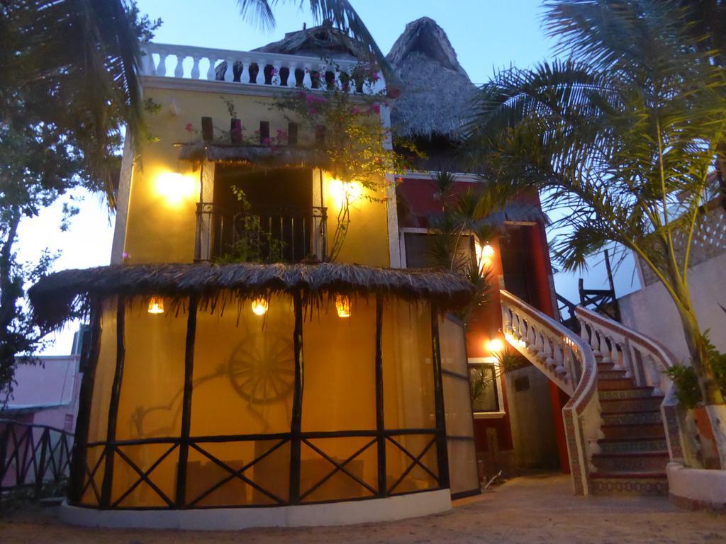 Beachfront Hacienda Del Cuyo * El Cuyo