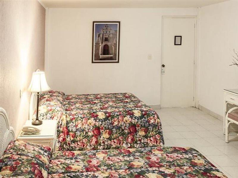 Del Paseo Hotel 4*