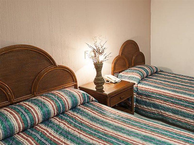 Del Paseo Hotel
