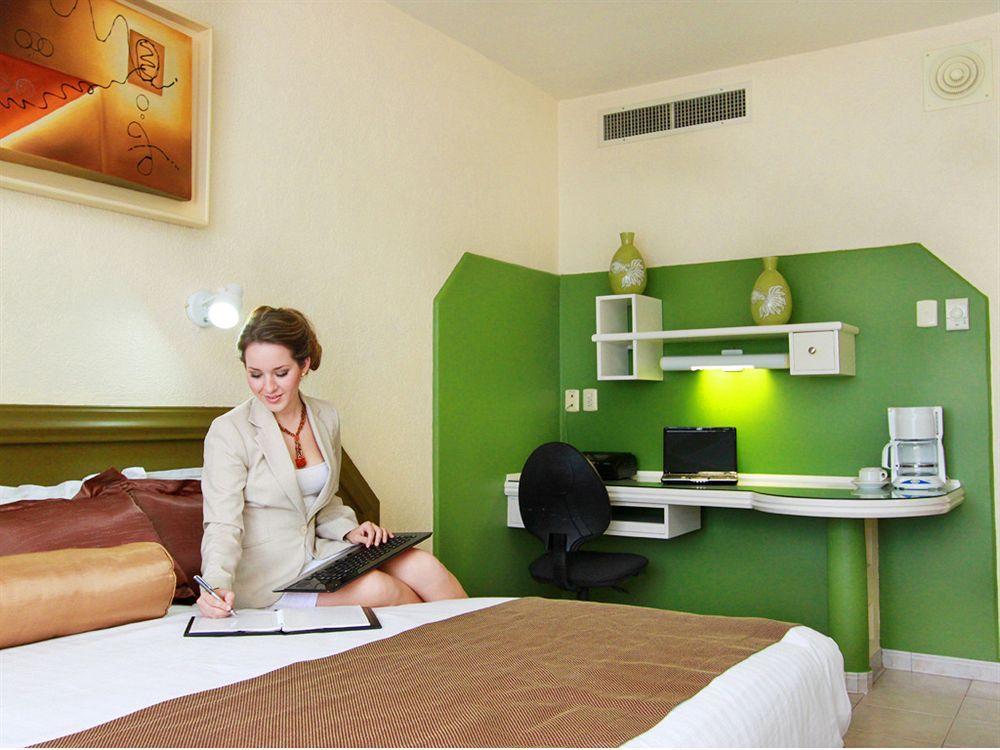 Hotel Olas Altas &