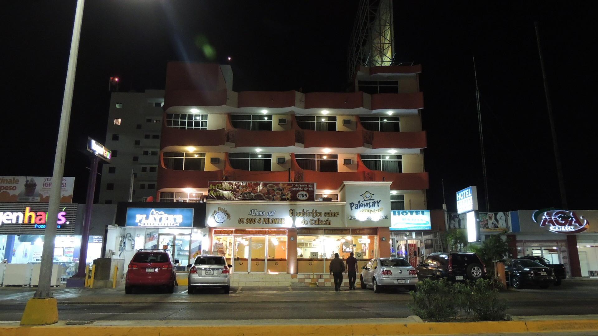 Capital O Zona Dorada Inn, Mazatlan