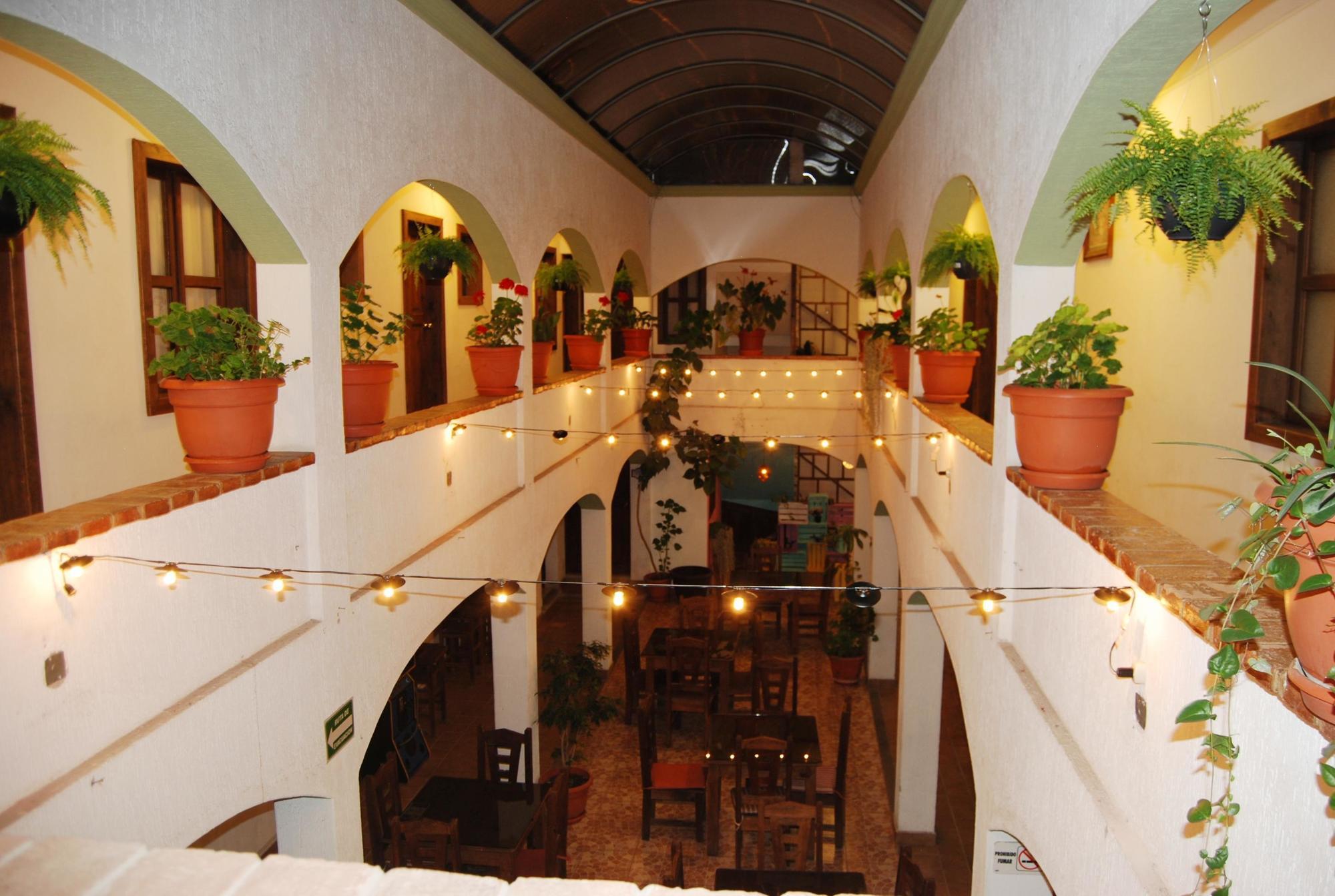 Hotel Jardines De Luz 3*