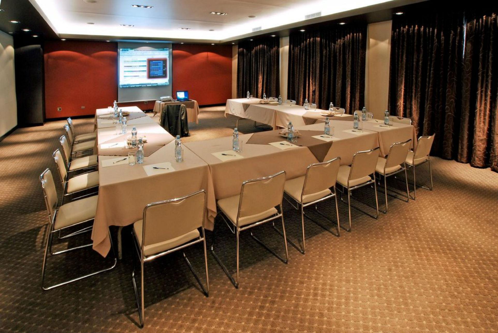 Hotel Real Del Rio 4*