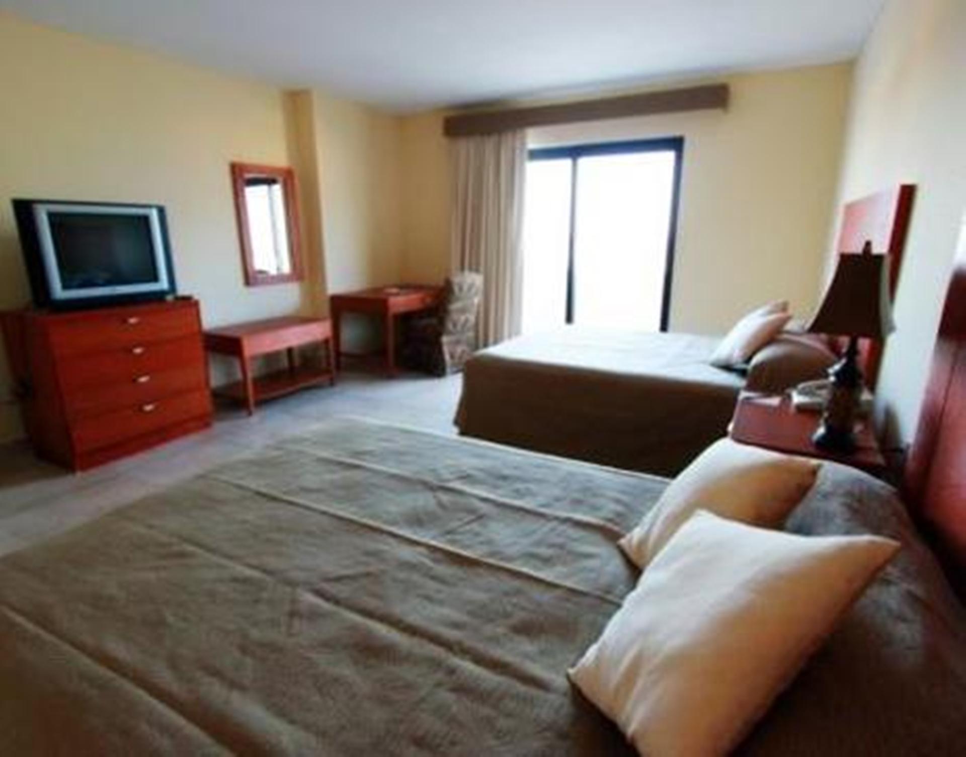Hotel Arenas Del Mar