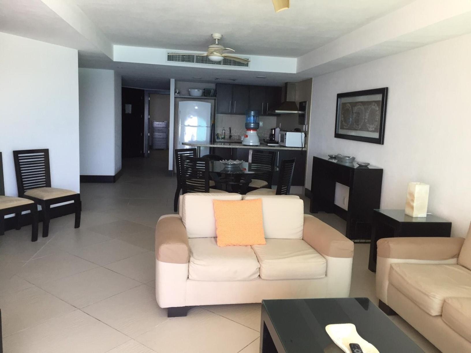 Bay View Grand Marina 1605 Sur * Ixtapa (Guerrero)