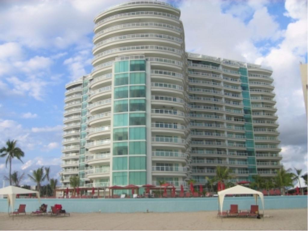 Bay View Grand Marina 1004s Apartment