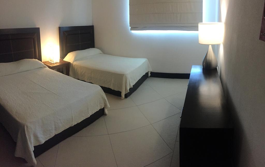 Bay View Grand Marina 1004s *