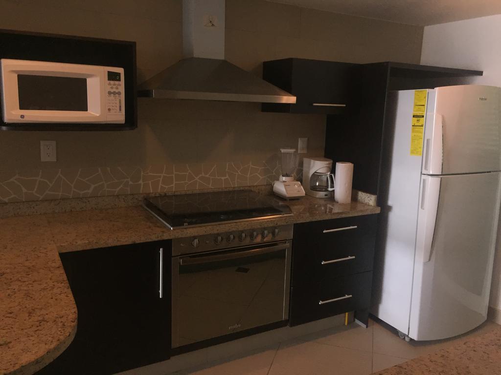 Bay View Grand Marina 1004s Apartment *