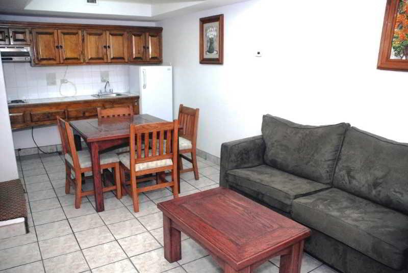 El Paseo Hotel
