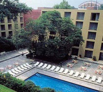 Camino Real Club And Suites Hotel