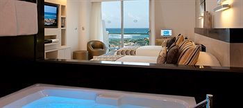 Hotel Grand Sirenis Mayan &
