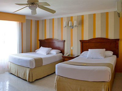 Hotel Plaza Colonial 4*