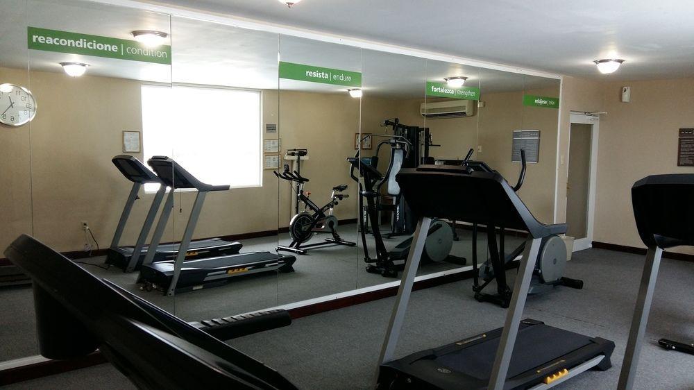 Hampton Zona Dorada Hotel 3*